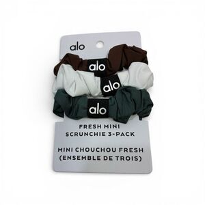 ALO NWT Fresh Mini Scrunchie 3 Pack in Black White and Green One Size